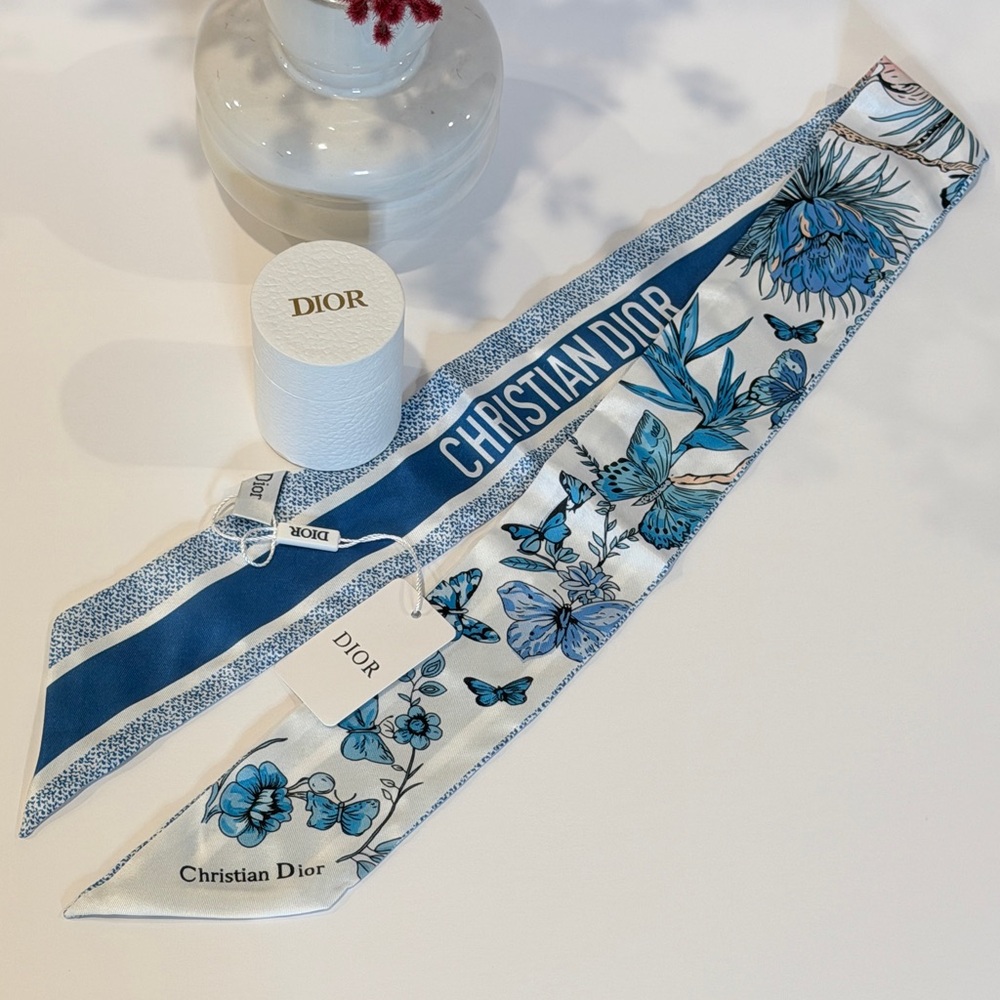 GWP Dior Beauty Floral Blue and White Twilly W/TUBE BOX 38” x 2.5”
